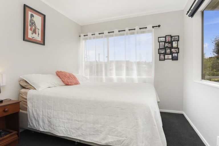 Photo of property in 9 Montclair Rise, Browns Bay, Auckland, 0630