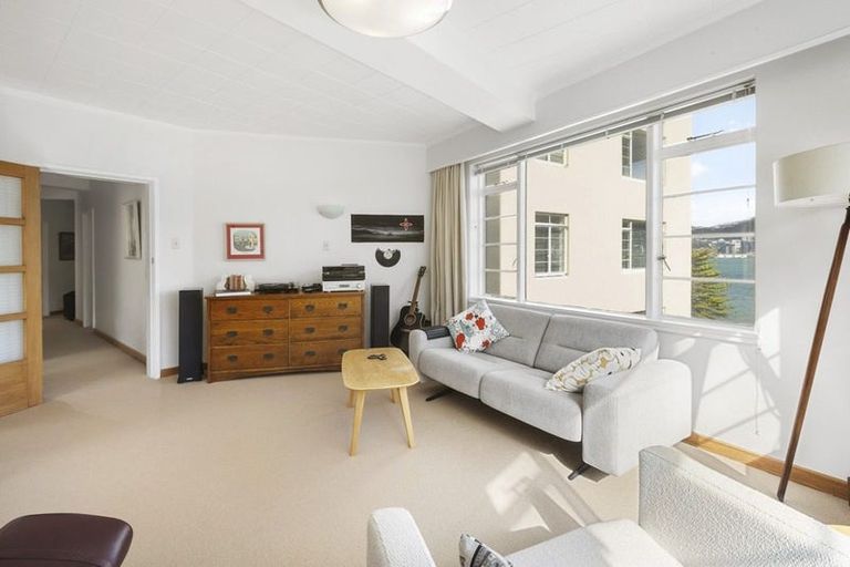 Photo of property in Wharenui Apartments, 274 Oriental Parade, Oriental Bay, Wellington, 6011