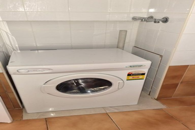 Photo of property in 25 Blacklock Avenue, Henderson, Auckland, 0612