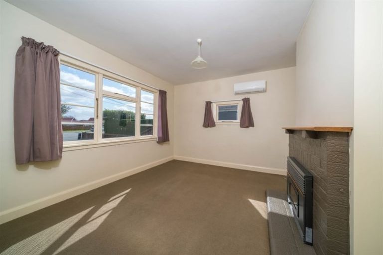 Photo of property in 87 Middlepark Road, Sockburn, Christchurch, 8042