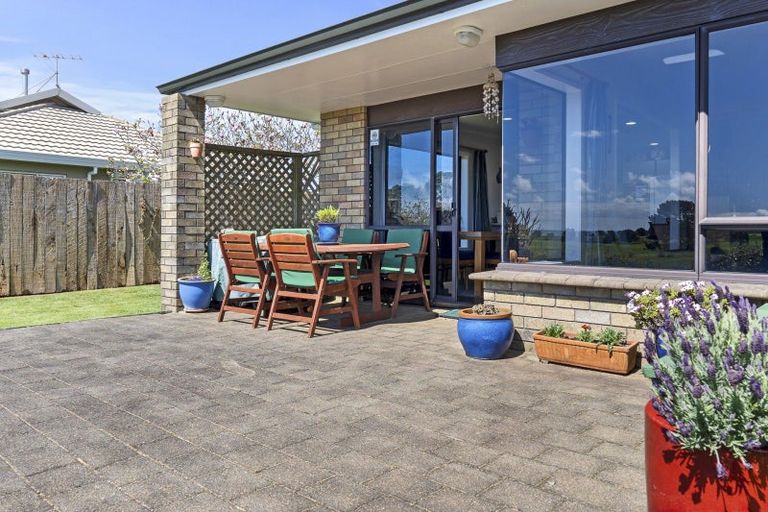 Photo of property in 9 Chatswood Grove, Fitzroy, New Plymouth, 4312