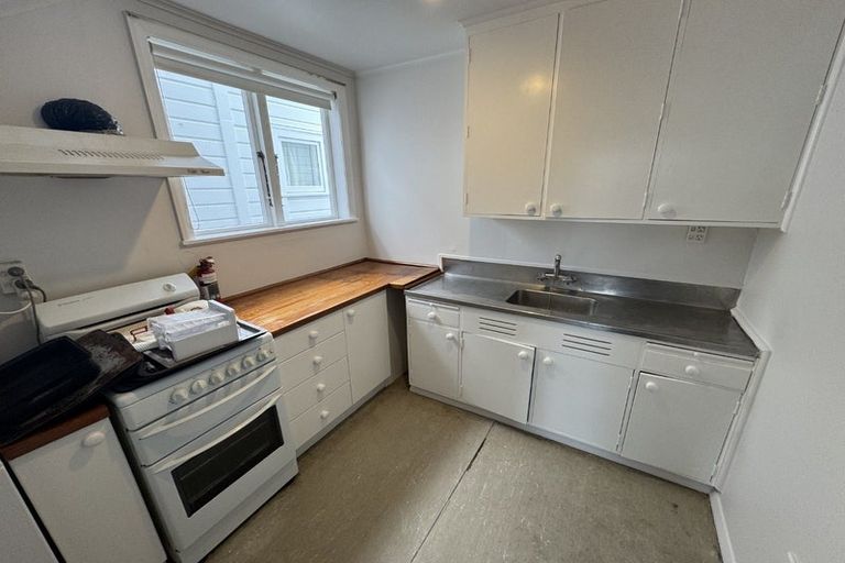 Photo of property in 102 Tinakori Road, Thorndon, Wellington, 6011