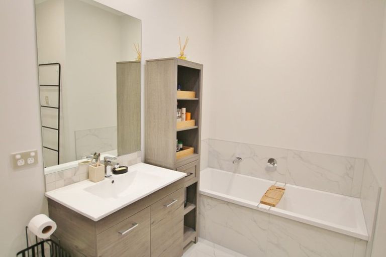 Photo of property in 5 William Stratton Lane, Hobsonville, Auckland, 0616