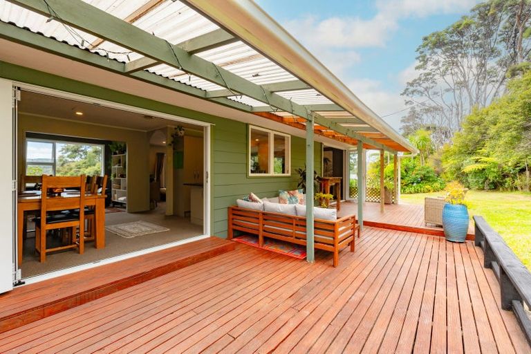 Photo of property in 18 Steam Hauler Track, Waitakere, Henderson, 0782