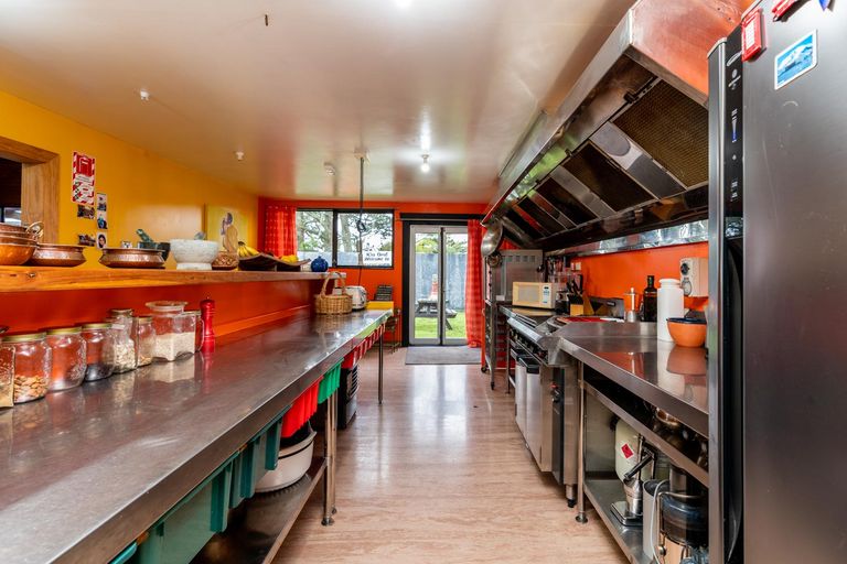 Photo of property in 4800 State Highway 1, Waipu, 0582