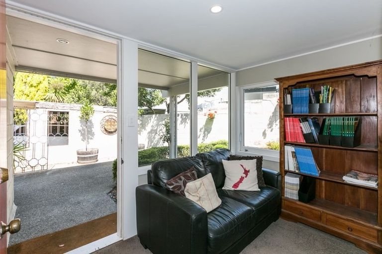 Photo of property in 37 Muritai Crescent, Havelock North, 4130