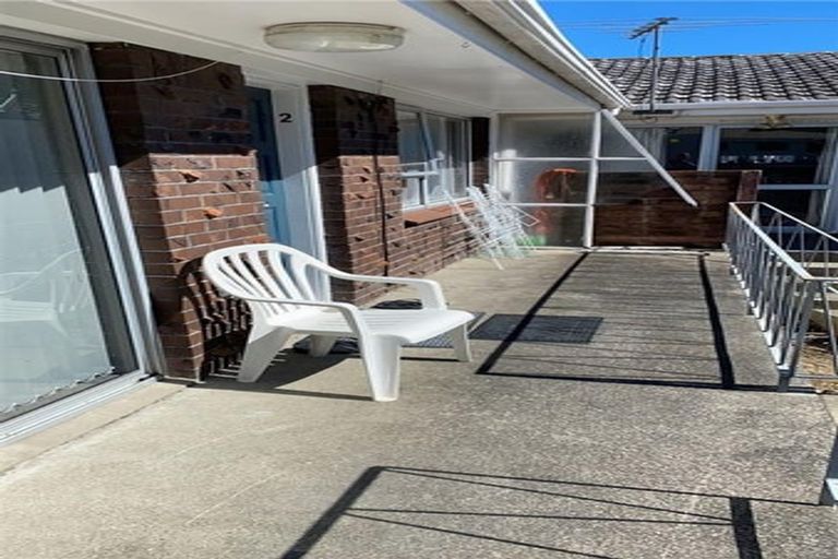 Photo of property in 2/49a Landon Avenue, Mangere East, Auckland, 2024