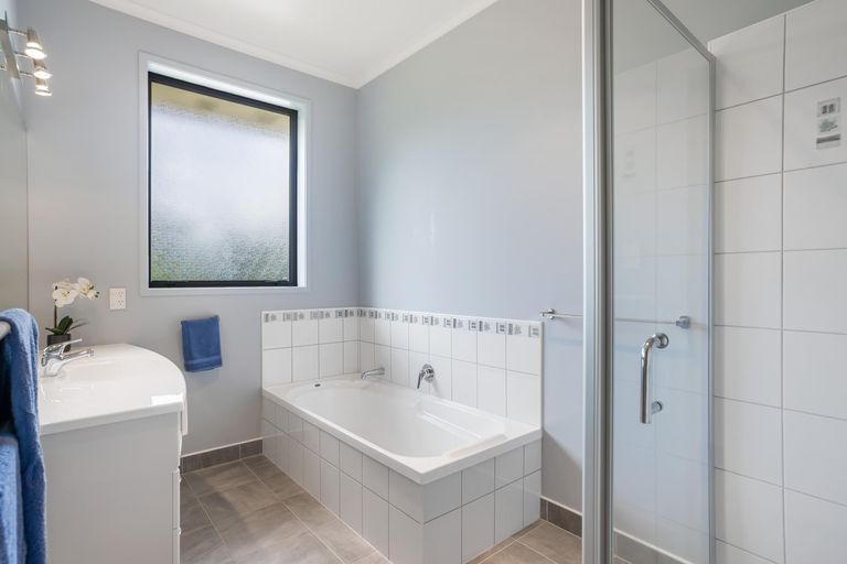 Photo of property in 807 Ponga Road, Opaheke, Papakura, 2584