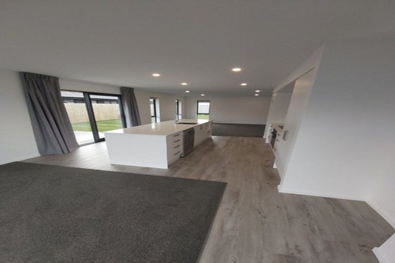 Photo of property in 27 Timara Crescent, Marshland, Christchurch, 8083