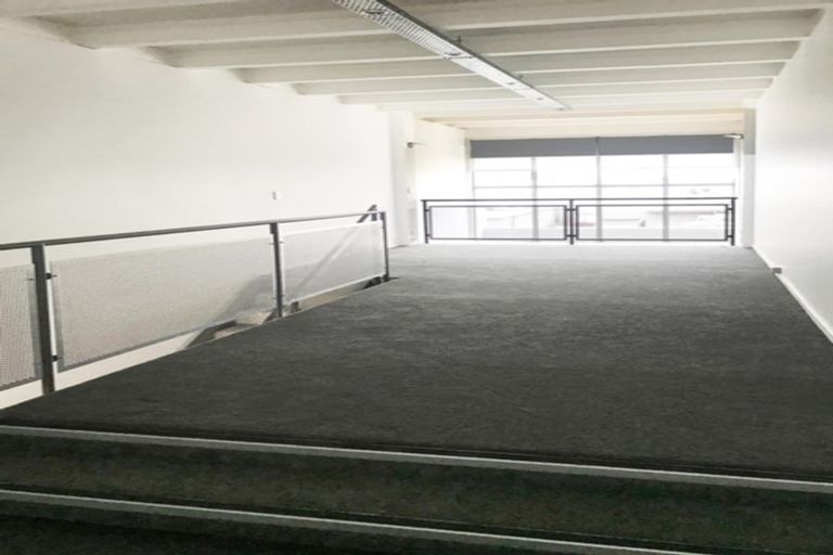 Photo of property in 19 Blake Road, Mangere East, Auckland, 2024