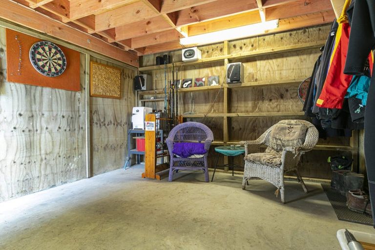 Photo of property in 296 Oaia Road, Muriwai, Waimauku, 0881