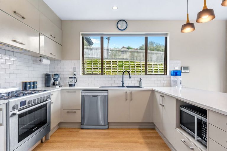 Photo of property in 2 Treetops Way, Bayview, Auckland, 0629