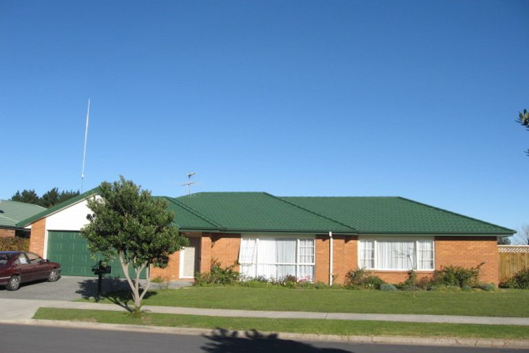 Photo of property in 52 Blackwood Drive, Wattle Downs, Auckland, 2103