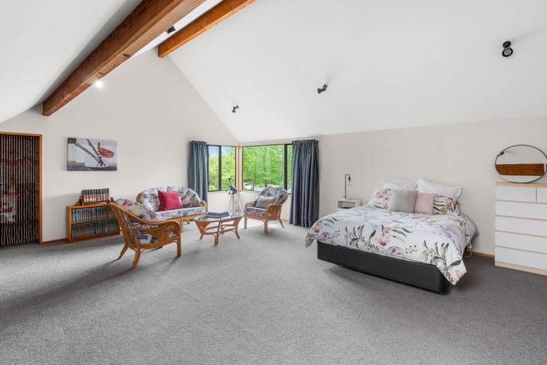 Photo of property in 16 Felstead Place, Avonhead, Christchurch, 8042