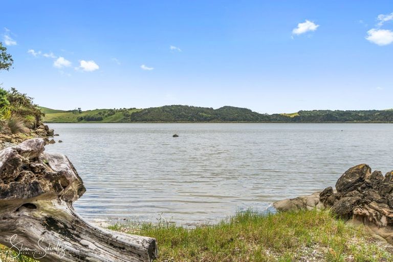 Photo of property in 429 Heatley Road, Whakapirau, Maungaturoto, 0583