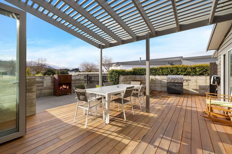 Photo of property in 14 Orbell Drive, Lake Hayes, Queenstown, 9304