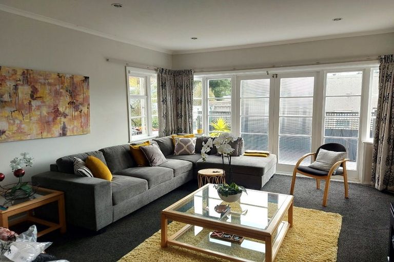 Photo of property in 66 Pinehaven Road, Pinehaven, Upper Hutt, 5019