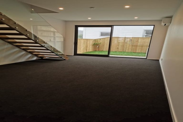 Photo of property in 12/20 Trent Street, Island Bay, Wellington, 6023