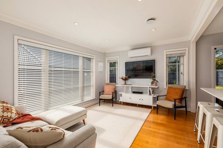 Photo of property in 41b Wallace Road, Mangere Bridge, Auckland, 2022