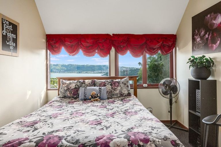 Photo of property in 8 Moray Place, Papakowhai, Porirua, 5024