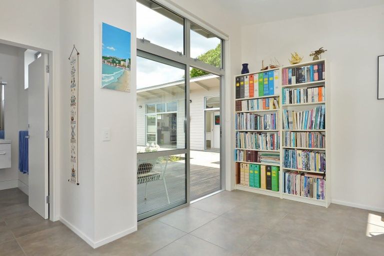 Photo of property in 132 Blue Pacific Parade, Riversdale Beach, Masterton, 5872
