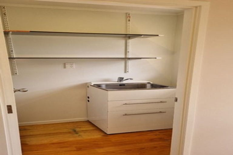 Photo of property in 43 Ramillies Place, Glenfield, Auckland, 0629