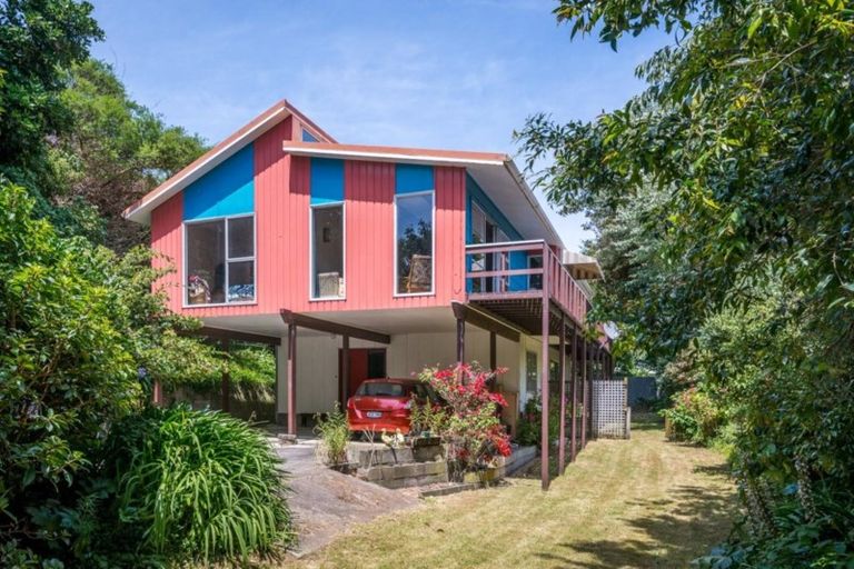 Photo of property in 30 Ocean Road, Paekakariki, 5034