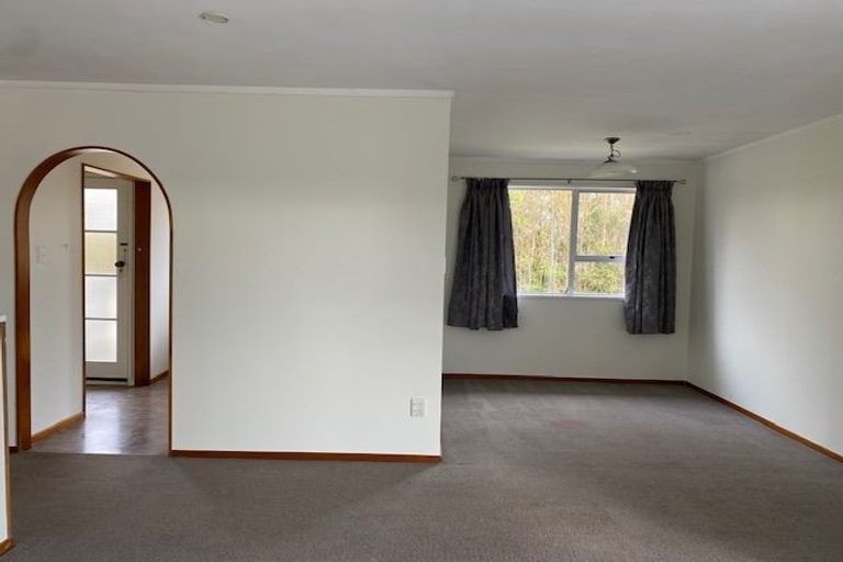 Photo of property in 2/48 Archmillen Avenue, Pakuranga Heights, Auckland, 2010