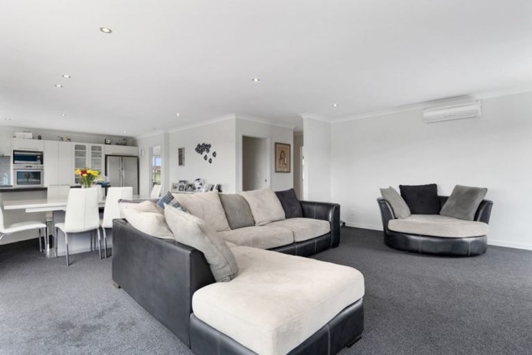 Photo of property in 12 Haden Place, Omokoroa, 3114