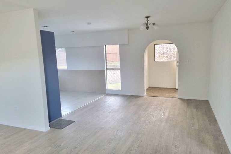 Photo of property in 1/177 Forrest Hill Road, Forrest Hill, Auckland, 0620