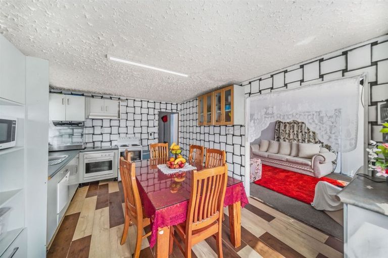 Photo of property in 4 Serrano Place, Clover Park, Auckland, 2023