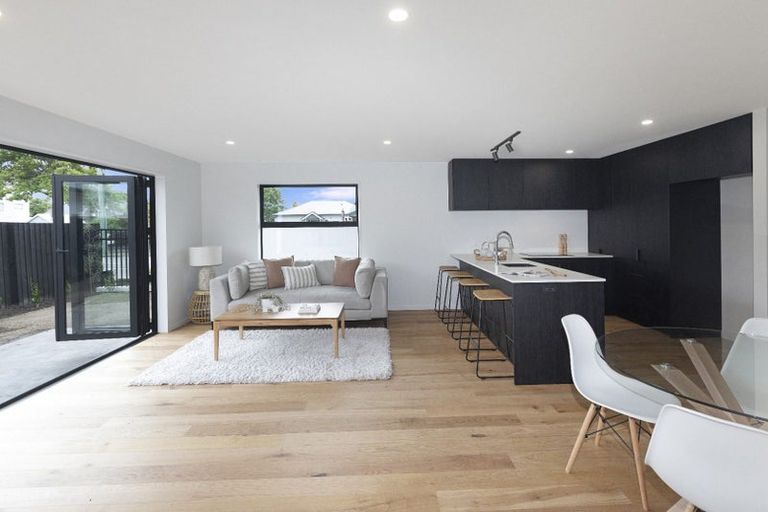 Photo of property in 3/117 Hills Road, Edgeware, Christchurch, 8013