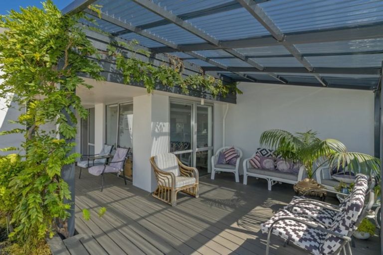 Photo of property in 20 Roseberry Place, Whitianga, 3510