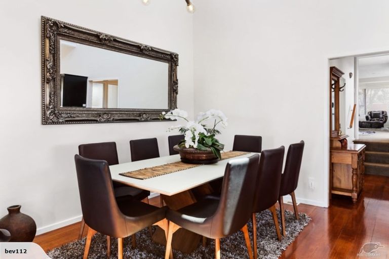 Photo of property in 1445 Whangaparaoa Road, Army Bay, Whangaparaoa, 0930