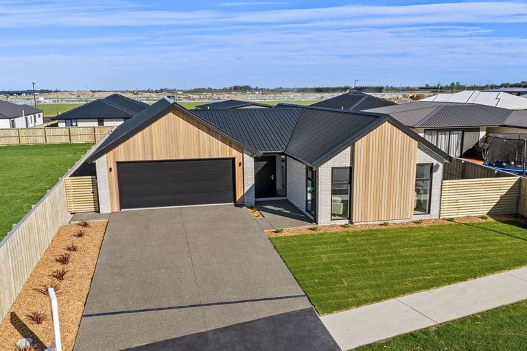 Photo of property in 16 Kite Street, Rolleston, 7614