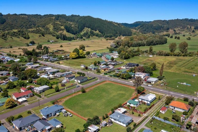 Photo of property in 35 Mckenzie Street, Taneatua, 3123