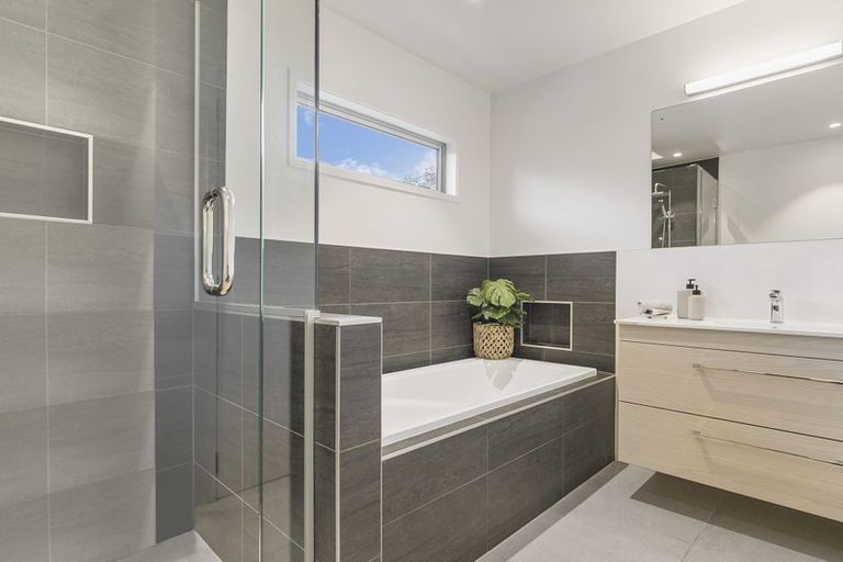 Photo of property in 114 Aeroview Drive, Beach Haven, Auckland, 0626