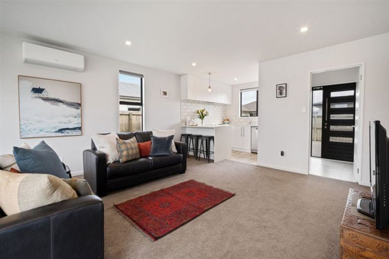 Photo of property in 10 Kingsbridge West, Burwood, Christchurch, 8083