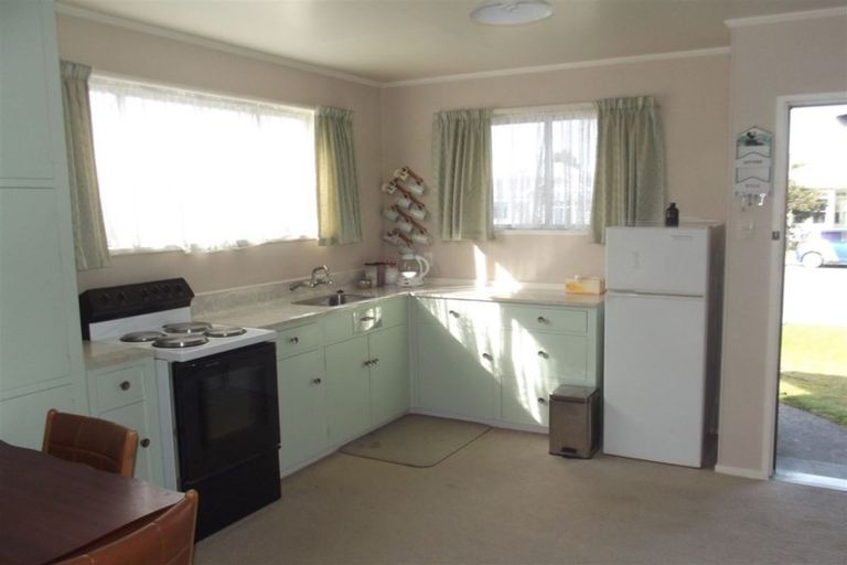 Photo of property in 6 Harris Street, Waimate, 7924