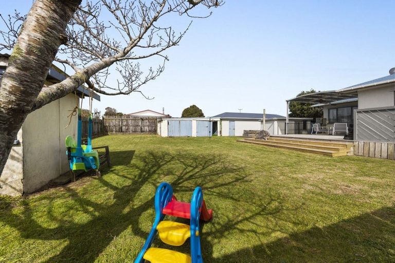 Photo of property in 15 Tasman Street, Opunake, 4616