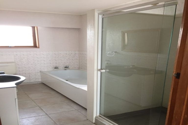 Photo of property in 60 Leicester Avenue, Tamatea, Napier, 4112