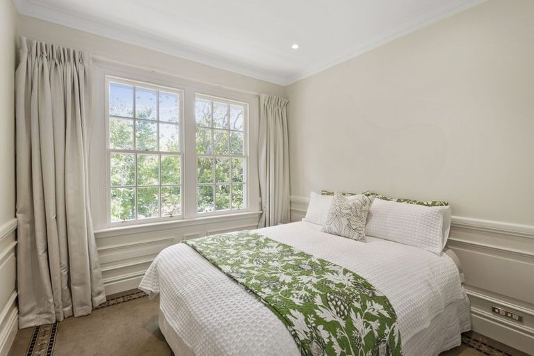 Photo of property in 122 Straven Road, Fendalton, Christchurch, 8014