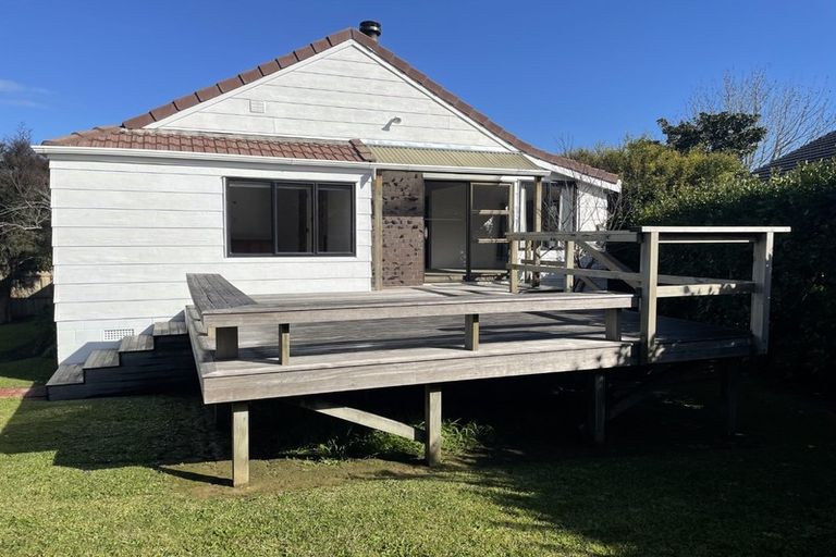 Photo of property in 5 Orinda Close, Botany Downs, Auckland, 2010