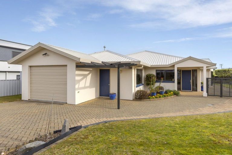 Photo of property in 1 Vaucluse Drive, Nukuhau, Taupo, 3330