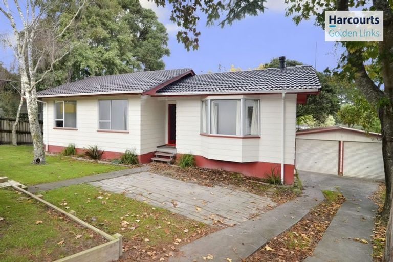 Photo of property in 3 Ballial Place, West Harbour, Auckland, 0618