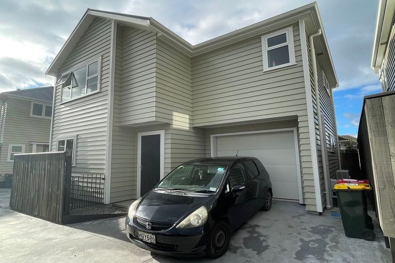 Photo of property in 341b Waiwhetu Road, Fairfield, Lower Hutt, 5011