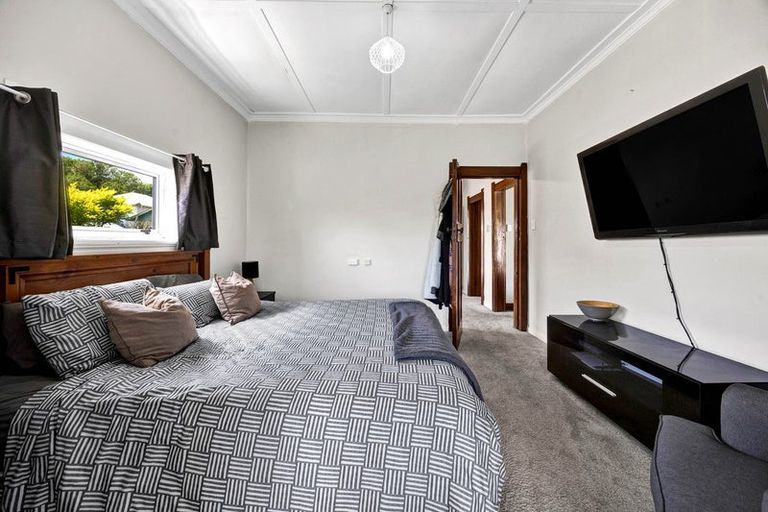 Photo of property in 12 Collins Street, Hawera, 4610