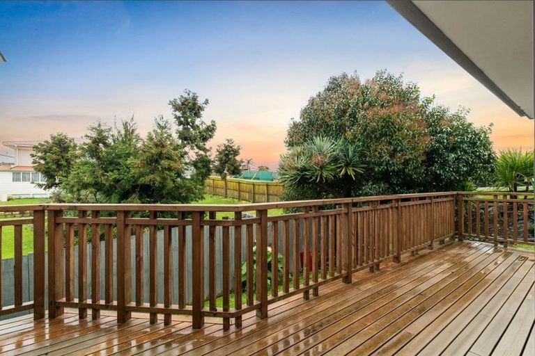 Photo of property in 20 Mcleod Road, Weymouth, Auckland, 2103