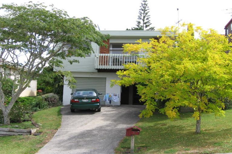 Photo of property in 2/7 Sandford Street, Campbells Bay, Auckland, 0630
