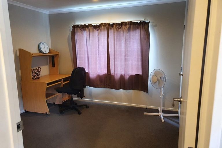 Photo of property in 23 Kerrykeel Drive, Flat Bush, Auckland, 2019
